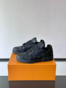 LV *Trainer - Black