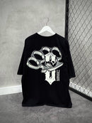 CAMISETA STRANGER OVERSIZED “KNUCKLES” - PRETA