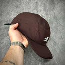 BONÉ FIVE PANEL NEW LIFE TAG BROWN